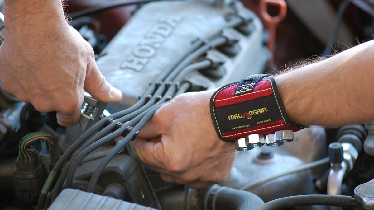 MagnoGrip Magnetic Wristband: A Small Upgrade That Makes a Big Difference