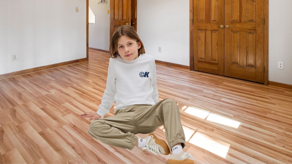 Calvin Klein Jeans New Logo JR Sweatshirt: The Essential Kids' Cotton Crewneck