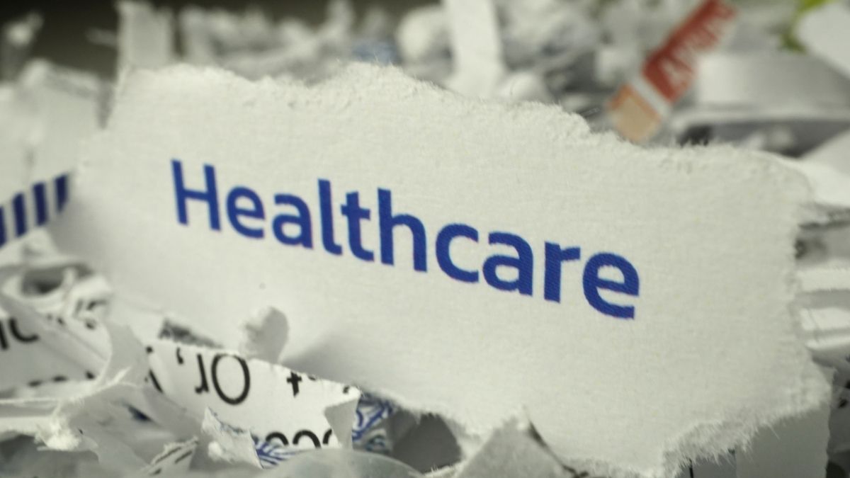 The Future of Healthcare: From Clinics to Connected Homes